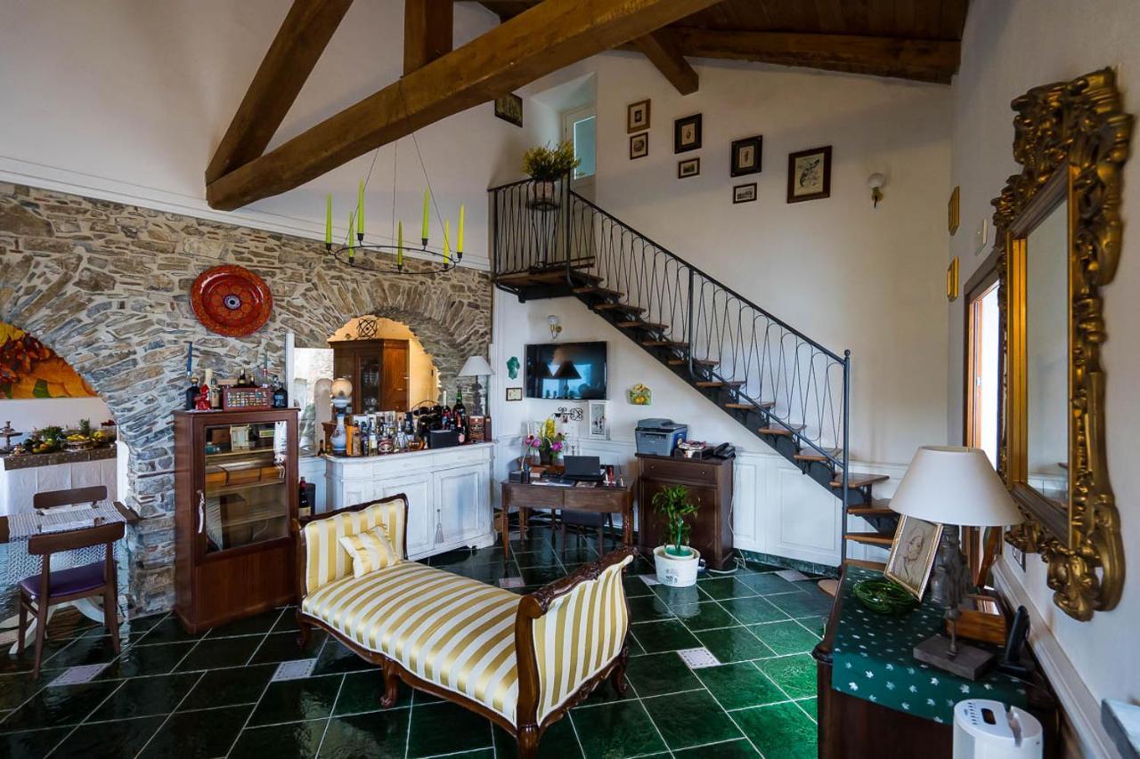 Ispani Inn Resort Екстериор снимка